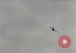 Standbild Adolf Galland allgemeine Der Jagdfleiger besuche AFB Berlin-Staaken Deutschland, 1944, aus Sekunde 38 historischem Filmmaterial Videoclip 65675028706