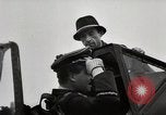 Standbild Adolf Galland allgemeine Der Jagdfleiger besuche AFB Berlin-Staaken Deutschland, 1944, aus Sekunde 41 historischem Filmmaterial Videoclip 65675028706