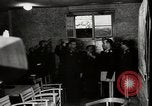 Standbild Adolf Galland allgemeine Der Jagdfleiger besuche AFB Berlin-Staaken Deutschland, 1944, aus Sekunde 48 historischem Filmmaterial Videoclip 65675028706