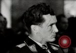 Standbild Adolf Galland allgemeine Der Jagdfleiger besuche AFB Berlin-Staaken Deutschland, 1944, aus Sekunde 52 historischem Filmmaterial Videoclip 65675028706