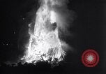 Standbild Bonfire auf der Oregon State Agricultural College Corvallis Oregon USA, 1934, aus Sekunde 25 historischem Filmmaterial Videoclip 65675028715