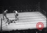 Immagine di Jim Londos e Everett Marshall New York City USA, 1934, secondo 34 filmato di repertorio 65675028718