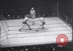 Immagine di Jim Londos e Everett Marshall New York City USA, 1934, secondo 44 filmato di repertorio 65675028718