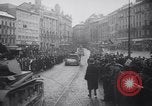 Standbild deutsche Truppen marschieren in der Tschechoslowakei Brünn Mähren Tschechoslowakei, 1939, aus Sekunde 19 historischem Filmmaterial Videoclip 65675028720