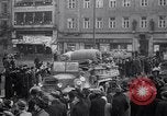 Standbild deutsche Truppen marschieren in der Tschechoslowakei Brünn Mähren Tschechoslowakei, 1939, aus Sekunde 27 historischem Filmmaterial Videoclip 65675028720