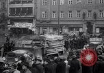 Standbild deutsche Truppen marschieren in der Tschechoslowakei Brünn Mähren Tschechoslowakei, 1939, aus Sekunde 31 historischem Filmmaterial Videoclip 65675028720