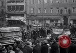 Standbild deutsche Truppen marschieren in der Tschechoslowakei Brünn Mähren Tschechoslowakei, 1939, aus Sekunde 32 historischem Filmmaterial Videoclip 65675028720