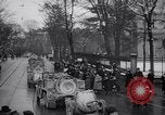 Standbild deutsche Truppen marschieren in der Tschechoslowakei Brünn Mähren Tschechoslowakei, 1939, aus Sekunde 35 historischem Filmmaterial Videoclip 65675028720