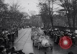 Standbild deutsche Truppen marschieren in der Tschechoslowakei Brünn Mähren Tschechoslowakei, 1939, aus Sekunde 36 historischem Filmmaterial Videoclip 65675028720