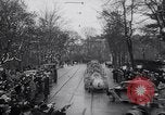 Standbild deutsche Truppen marschieren in der Tschechoslowakei Brünn Mähren Tschechoslowakei, 1939, aus Sekunde 38 historischem Filmmaterial Videoclip 65675028720