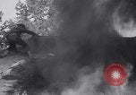 Standbild US Army mit Flammenwerfern Fort Belvoir Virginia USA, 1941, aus Sekunde 42 historischem Filmmaterial Videoclip 65675028729