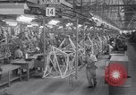 Image Production de Vultee BT-13 avions Downey California USA, 1941, de la seconde 4 séquences d'archives historiques vidéo 65675028730