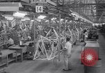 Image Production de Vultee BT-13 avions Downey California USA, 1941, de la seconde 6 séquences d'archives historiques vidéo 65675028730