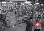 Image Production de Vultee BT-13 avions Downey California USA, 1941, de la seconde 9 séquences d'archives historiques vidéo 65675028730