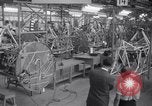 Image Production de Vultee BT-13 avions Downey California USA, 1941, de la seconde 10 séquences d'archives historiques vidéo 65675028730