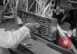 Image Production de Vultee BT-13 avions Downey California USA, 1941, de la seconde 12 séquences d'archives historiques vidéo 65675028730