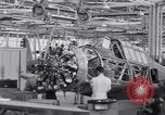 Image Production de Vultee BT-13 avions Downey California USA, 1941, de la seconde 27 séquences d'archives historiques vidéo 65675028730