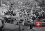 Image Production de Vultee BT-13 avions Downey California USA, 1941, de la seconde 34 séquences d'archives historiques vidéo 65675028730