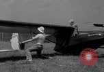 Standbild Heer und Marine Beamten fliegen Segelflugzeuge Elmira New York USA, 1941, aus Sekunde 13 historischem Filmmaterial Videoclip 65675028732