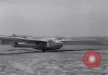 Standbild Heer und Marine Beamten fliegen Segelflugzeuge Elmira New York USA, 1941, aus Sekunde 32 historischem Filmmaterial Videoclip 65675028732