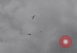 Standbild Heer und Marine Beamten fliegen Segelflugzeuge Elmira New York USA, 1941, aus Sekunde 42 historischem Filmmaterial Videoclip 65675028732