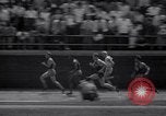 Standbild Leichtathletik Veranstaltungen an der Franklin Feld Philadelphia Pennsylvania USA, 1941, aus Sekunde 12 historischem Filmmaterial Videoclip 65675028733