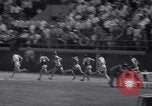 Standbild Leichtathletik Veranstaltungen an der Franklin Feld Philadelphia Pennsylvania USA, 1941, aus Sekunde 52 historischem Filmmaterial Videoclip 65675028733