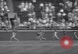 Standbild Leichtathletik Veranstaltungen an der Franklin Feld Philadelphia Pennsylvania USA, 1941, aus Sekunde 61 historischem Filmmaterial Videoclip 65675028733