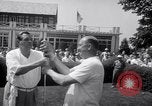 Standbild Babe Ruth und TY Cobb spielt Golf Flushing Long Island New York USA, 1941, aus Sekunde 7 historischem Filmmaterial Videoclip 65675028734