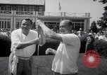 Standbild Babe Ruth und TY Cobb spielt Golf Flushing Long Island New York USA, 1941, aus Sekunde 11 historischem Filmmaterial Videoclip 65675028734