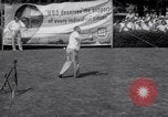 Standbild Babe Ruth und TY Cobb spielt Golf Flushing Long Island New York USA, 1941, aus Sekunde 23 historischem Filmmaterial Videoclip 65675028734