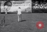 Standbild Babe Ruth und TY Cobb spielt Golf Flushing Long Island New York USA, 1941, aus Sekunde 24 historischem Filmmaterial Videoclip 65675028734