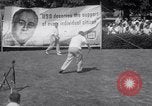 Standbild Babe Ruth und TY Cobb spielt Golf Flushing Long Island New York USA, 1941, aus Sekunde 26 historischem Filmmaterial Videoclip 65675028734