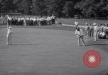 Standbild Babe Ruth und TY Cobb spielt Golf Flushing Long Island New York USA, 1941, aus Sekunde 34 historischem Filmmaterial Videoclip 65675028734
