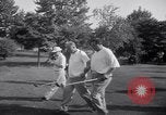 Standbild Babe Ruth und TY Cobb spielt Golf Flushing Long Island New York USA, 1941, aus Sekunde 40 historischem Filmmaterial Videoclip 65675028734
