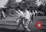 Standbild Babe Ruth und TY Cobb spielt Golf Flushing Long Island New York USA, 1941, aus Sekunde 41 historischem Filmmaterial Videoclip 65675028734