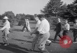 Standbild Babe Ruth und TY Cobb spielt Golf Flushing Long Island New York USA, 1941, aus Sekunde 42 historischem Filmmaterial Videoclip 65675028734
