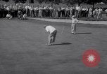 Standbild Babe Ruth und TY Cobb spielt Golf Flushing Long Island New York USA, 1941, aus Sekunde 44 historischem Filmmaterial Videoclip 65675028734