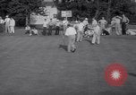 Standbild Babe Ruth und TY Cobb spielt Golf Flushing Long Island New York USA, 1941, aus Sekunde 56 historischem Filmmaterial Videoclip 65675028734