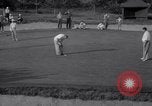Standbild Babe Ruth und TY Cobb spielt Golf Flushing Long Island New York USA, 1941, aus Sekunde 60 historischem Filmmaterial Videoclip 65675028734