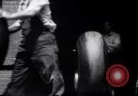 Standbild Test auf Reifen Akron Ohio USA, 1941, aus Sekunde 13 historischem Filmmaterial Videoclip 65675028739