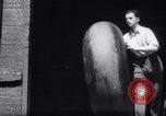 Standbild Test auf Reifen Akron Ohio USA, 1941, aus Sekunde 14 historischem Filmmaterial Videoclip 65675028739