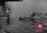 Standbild Barney Connelt in winzigen U-Boot Jacksonville Florida USA, 1941, aus Sekunde 46 historischem Filmmaterial Videoclip 65675028740