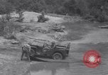 Standbild US 4 Ingenieure Truppen mit Bantam Jeep Fort Benning Georgia USA, 1941, aus Sekunde 9 historischem Filmmaterial Videoclip 65675028751