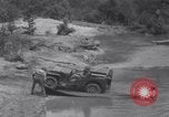 Standbild US 4 Ingenieure Truppen mit Bantam Jeep Fort Benning Georgia USA, 1941, aus Sekunde 11 historischem Filmmaterial Videoclip 65675028751