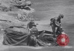 Standbild US 4 Ingenieure Truppen mit Bantam Jeep Fort Benning Georgia USA, 1941, aus Sekunde 19 historischem Filmmaterial Videoclip 65675028751