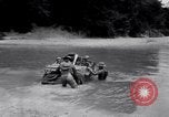 Standbild US 4 Ingenieure Truppen mit Bantam Jeep Fort Benning Georgia USA, 1941, aus Sekunde 27 historischem Filmmaterial Videoclip 65675028751