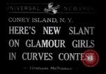 Standbild Modelle in Miss Venus moderne Peagant Coney Island New York USA, 1941, aus Sekunde 1 historischem Filmmaterial Videoclip 65675028752