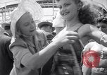 Standbild Modelle in Miss Venus moderne Peagant Coney Island New York USA, 1941, aus Sekunde 50 historischem Filmmaterial Videoclip 65675028752
