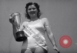 Standbild Modelle in Miss Venus moderne Peagant Coney Island New York USA, 1941, aus Sekunde 54 historischem Filmmaterial Videoclip 65675028752